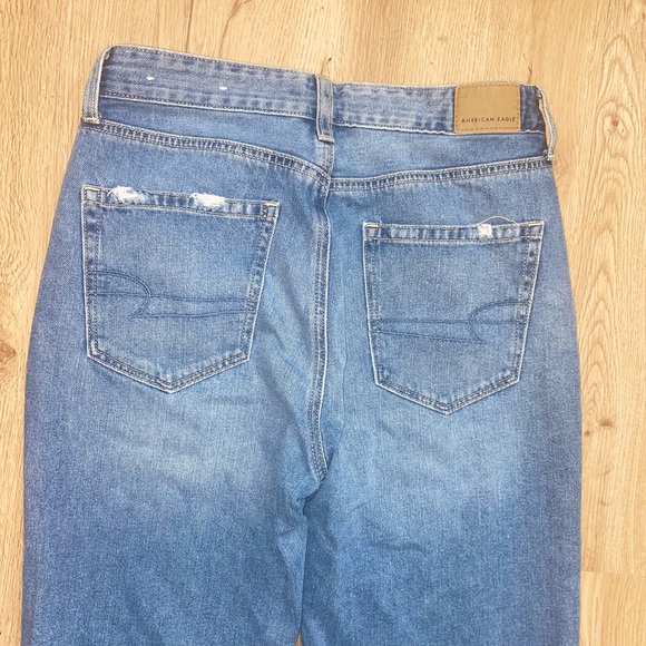 American Eagle High Rise Cropped Mom Jeans - Picture 6 of 8